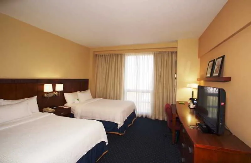 Courtyard By Marriott San Juan Miramar Hotel