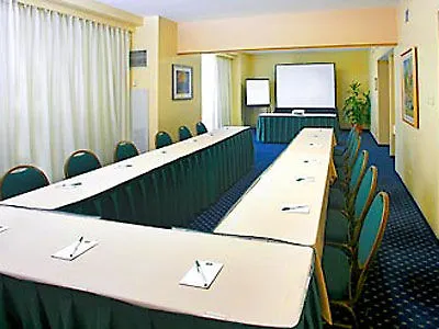 Hotel Courtyard By Marriott San Juan Miramar