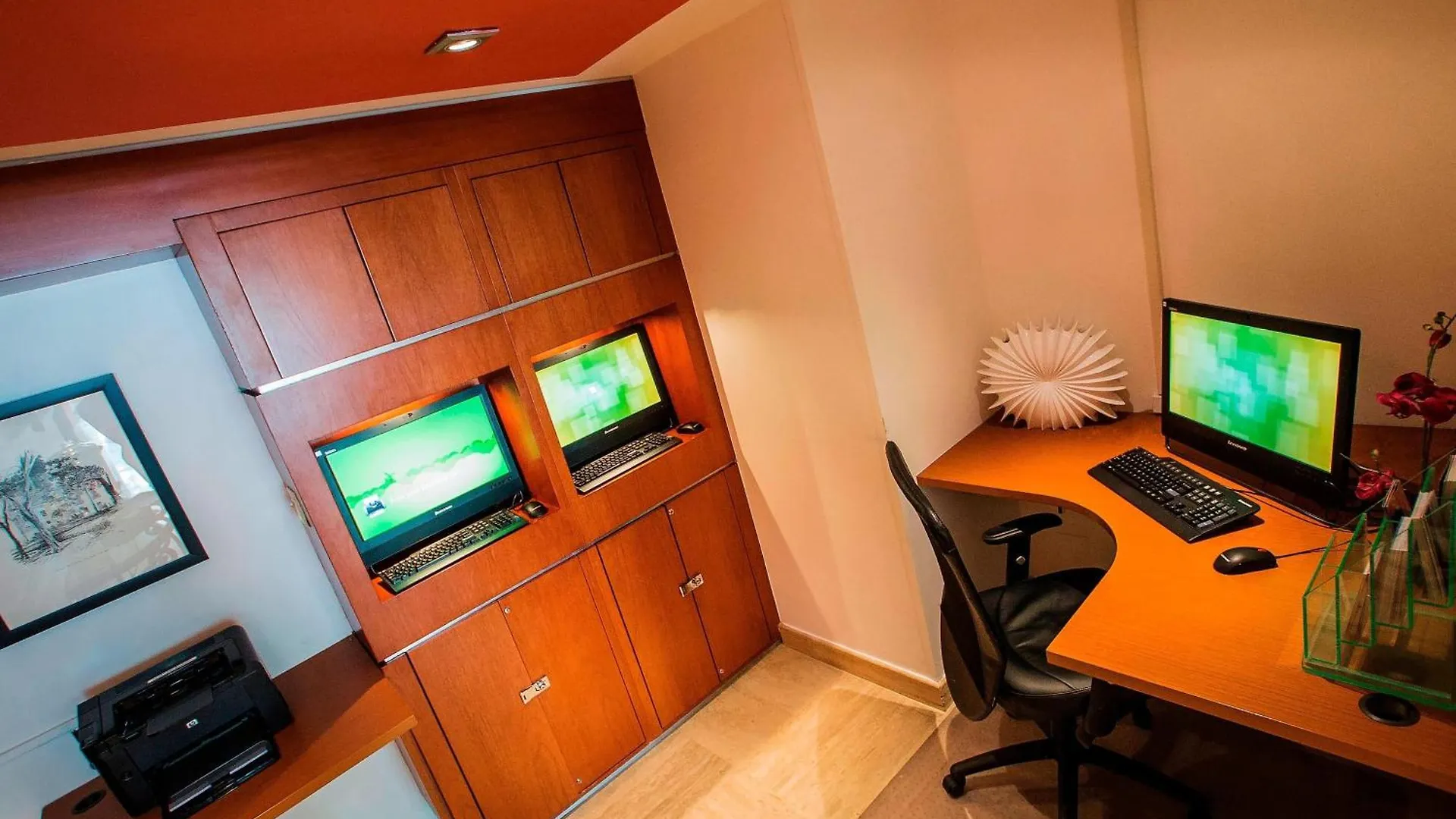 Hotel Courtyard By Marriott San Juan Miramar