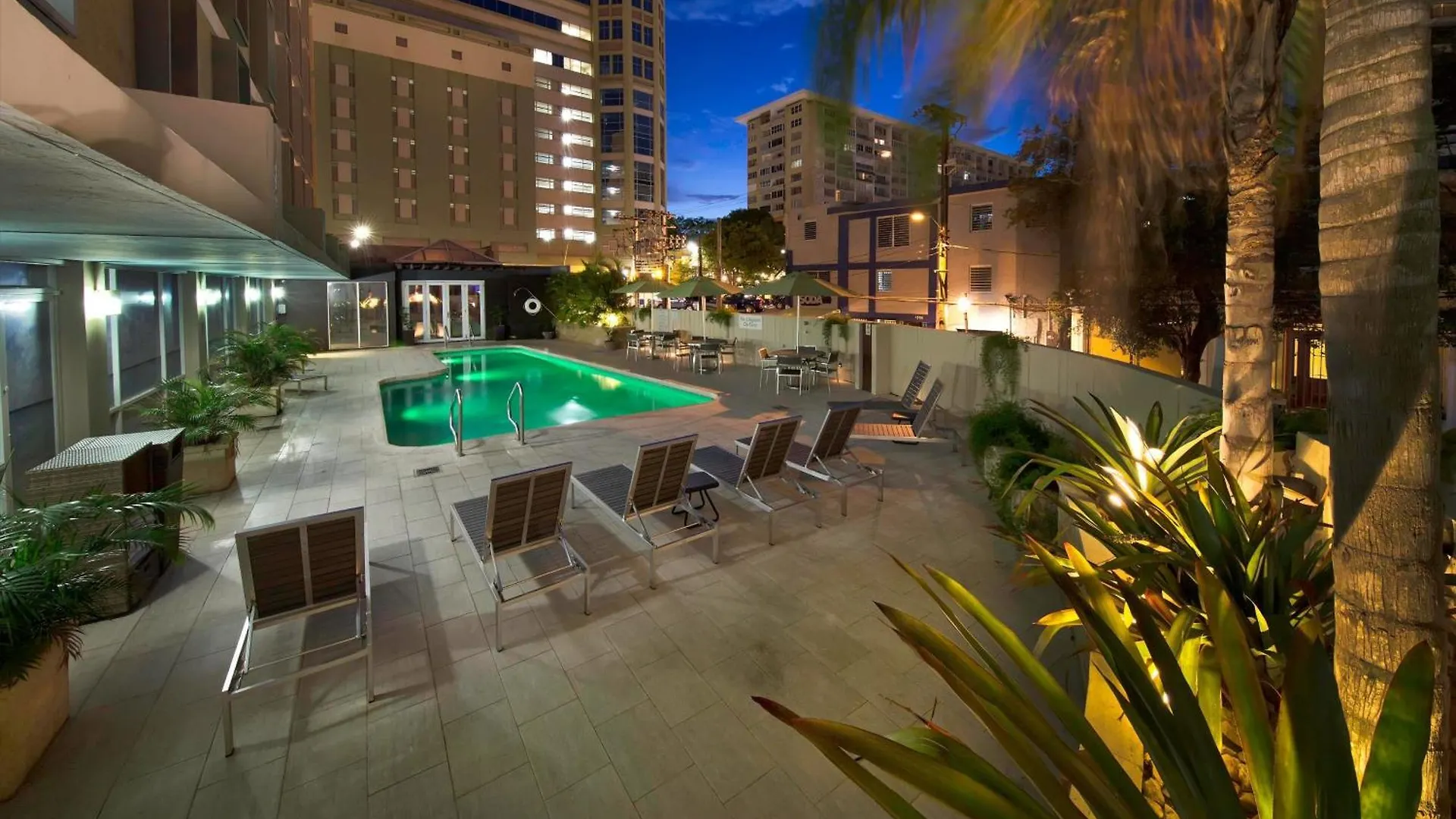 Hotel Courtyard By Marriott San Juan Miramar
