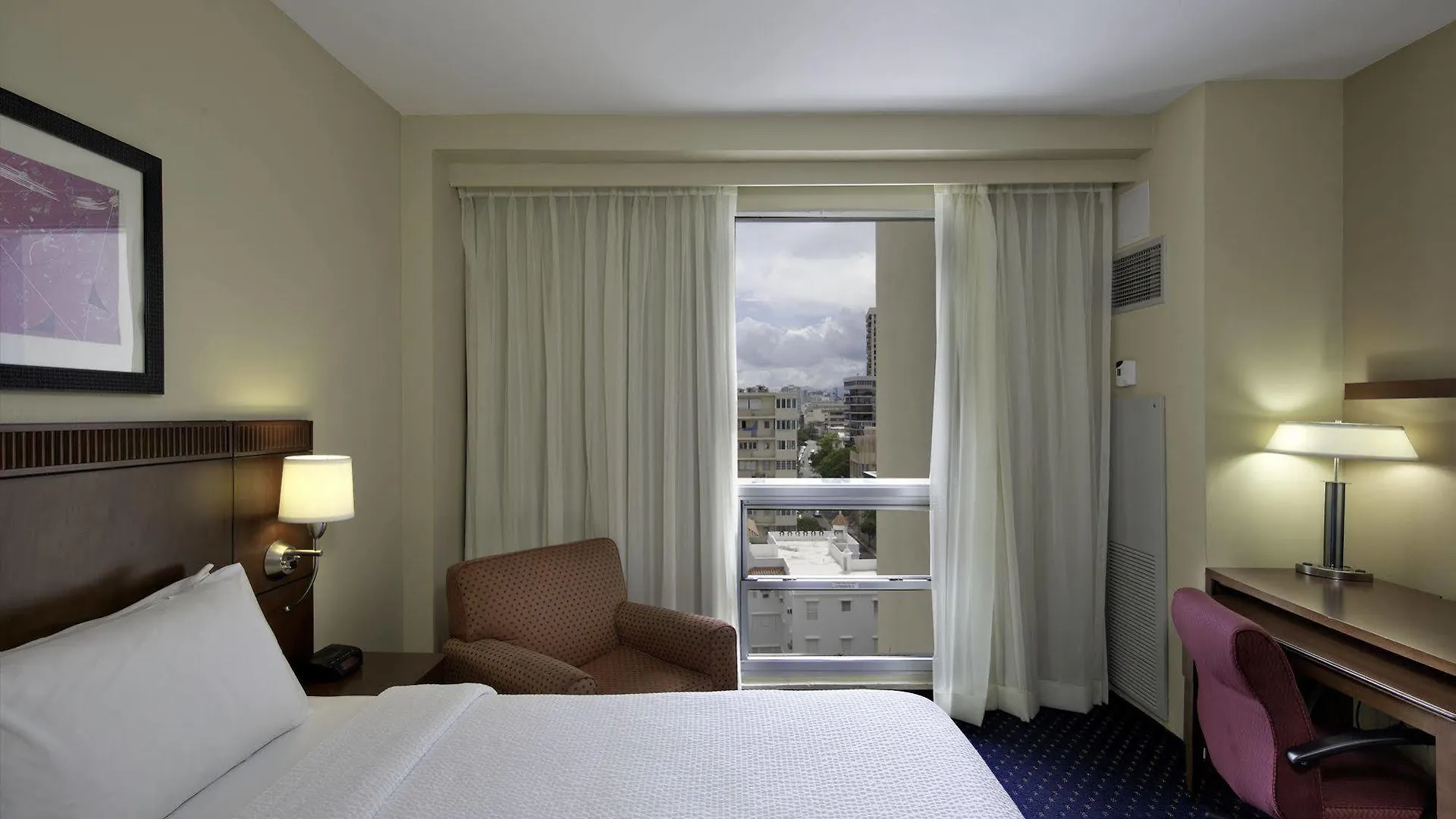Courtyard By Marriott San Juan Miramar Hotel